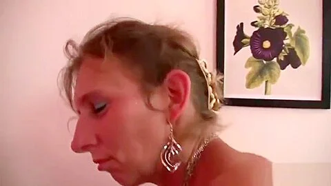 Granny Bet - A Very Happy Ending For A Massage - Vera Musilova