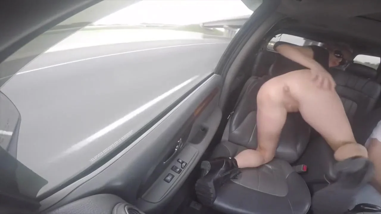 MILF PUBLIC HIGHWAY TIGHT PUSSY SHOW