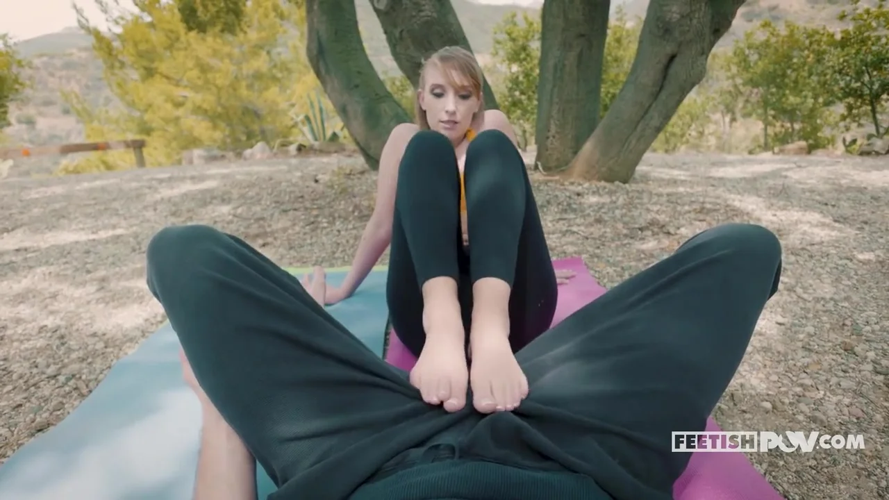 Harley Jade - Yoga Booty Yoga Feet