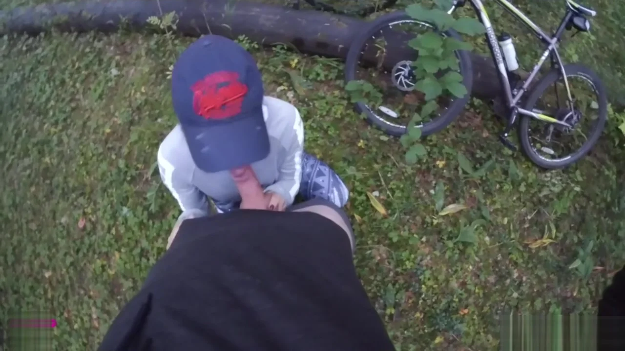 I Suck my boy in bike ride! Cum swallow!