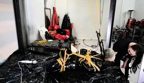 HinakoHouseOfBondage – HBC X TBL; Hinako in Latex Catsuit