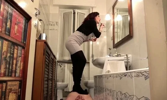 Lady Scarlet - Dea Scarlet - Bathroom OBJect