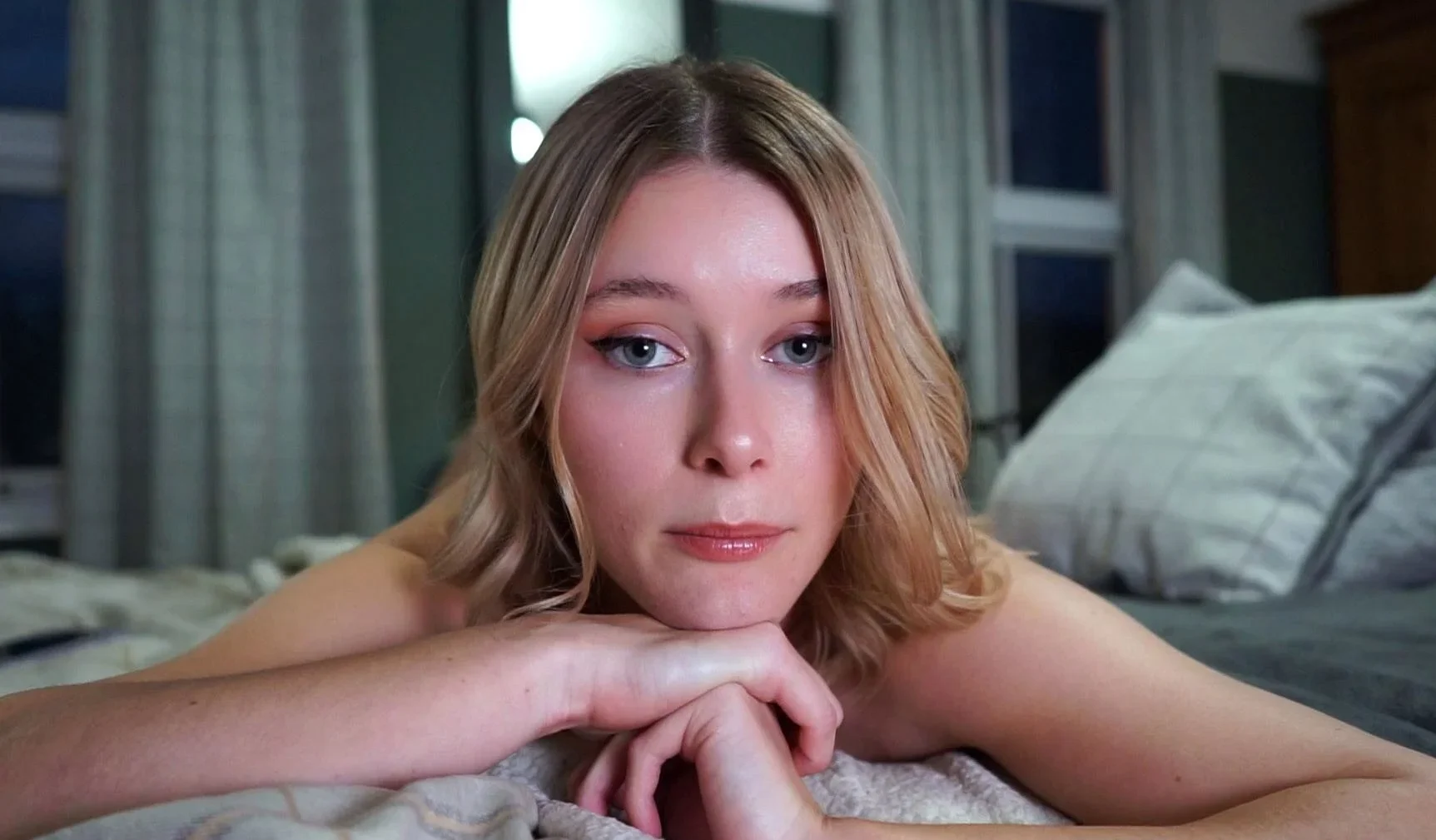Amateur blonde pov blow