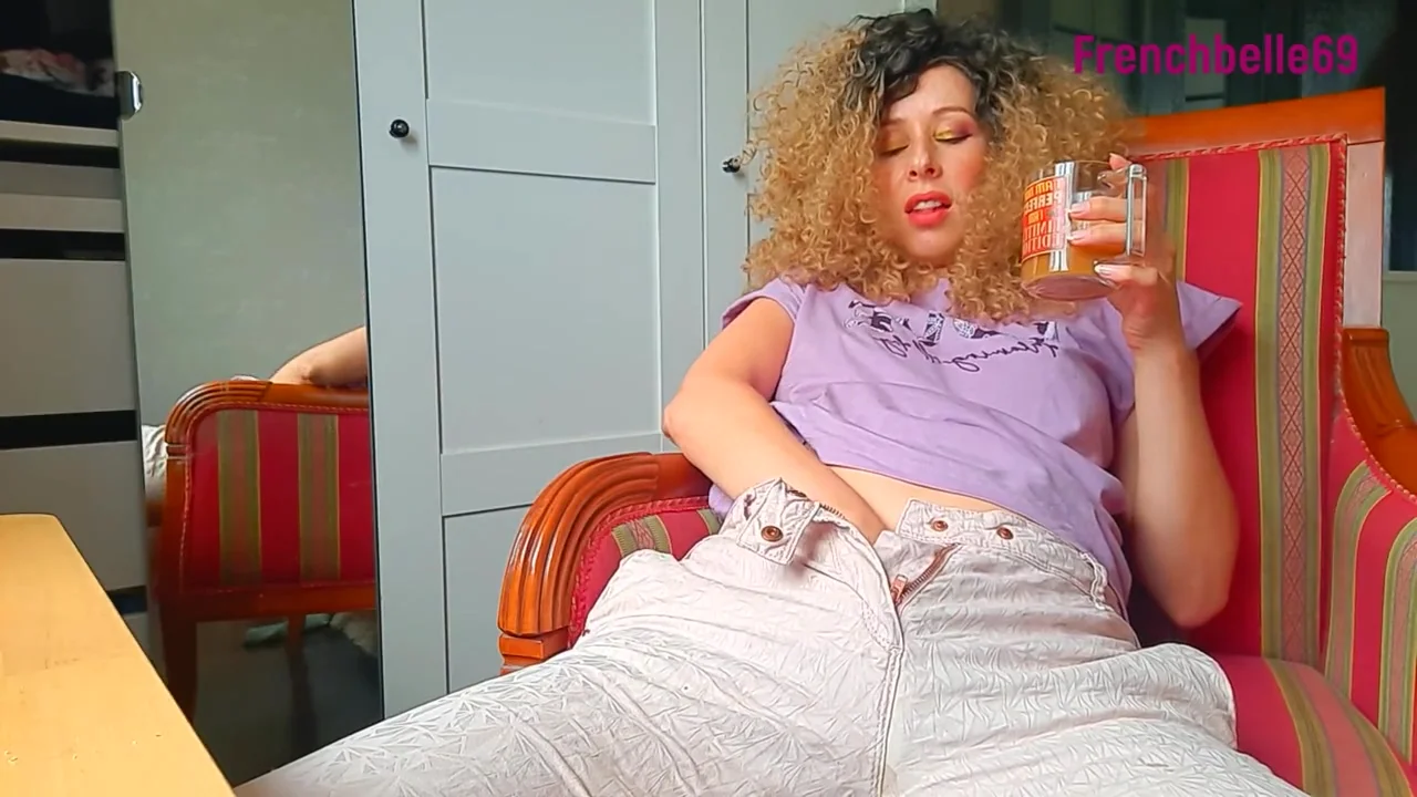 Horny Milf Plays With Her Shaggy Pussy