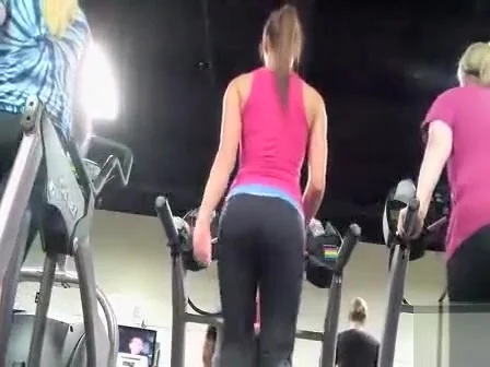 Hot female booty in the gym