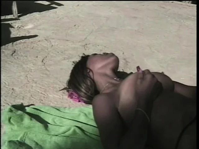 Leave it to a hot black babe to know how to eat another one out