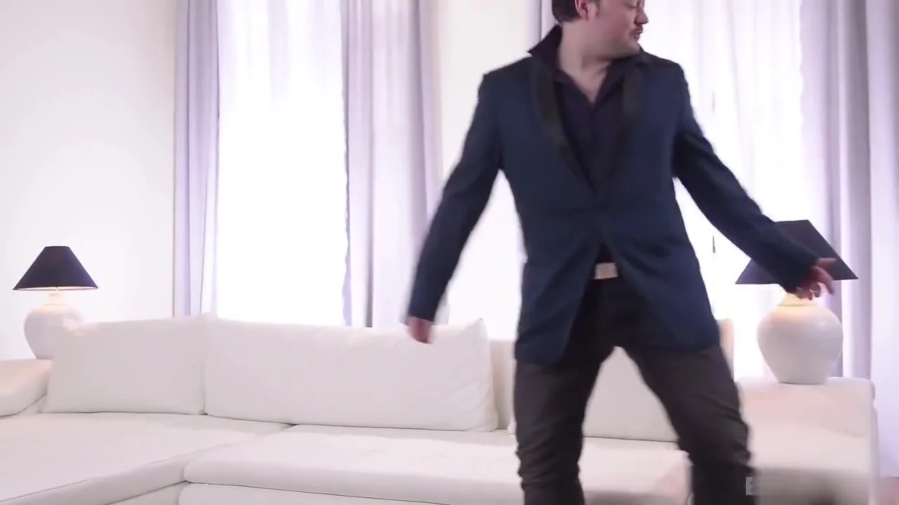 Sexy Asian Temp Pussykat Goes In To Interview With A...