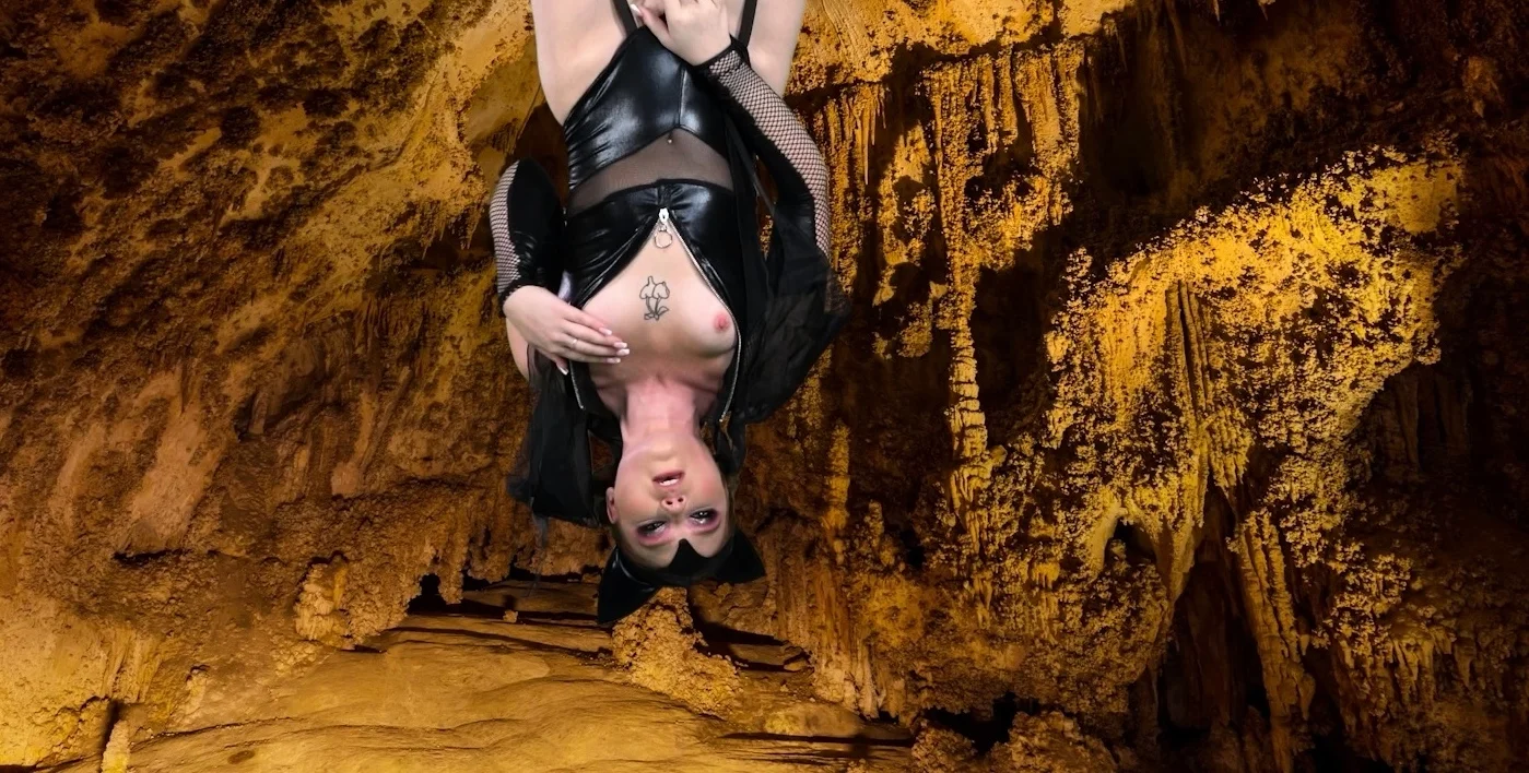 Camsoda Bat costume slut goes solo dildo fucking
