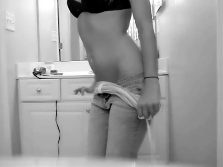 Amateur teen 18+ Comes Out to Play