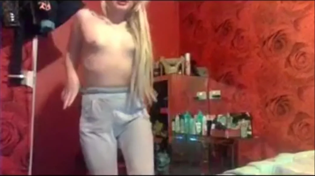 SummerRose UK Chav dancing showing her teen 18+ body