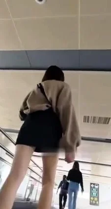 Compilation upskirt no panty