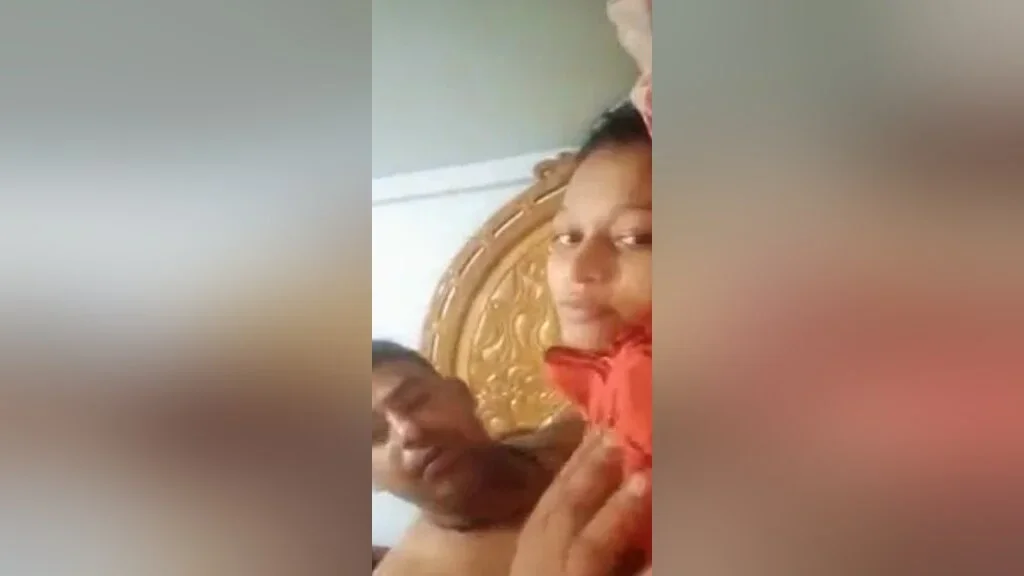Today Exclusive -bangla Bhabhi Boobs Sucking By Hubby