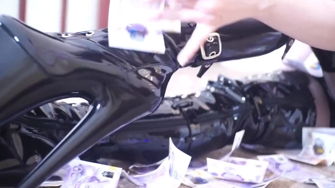 Longhairluna - Stripper Heel Findom Demand