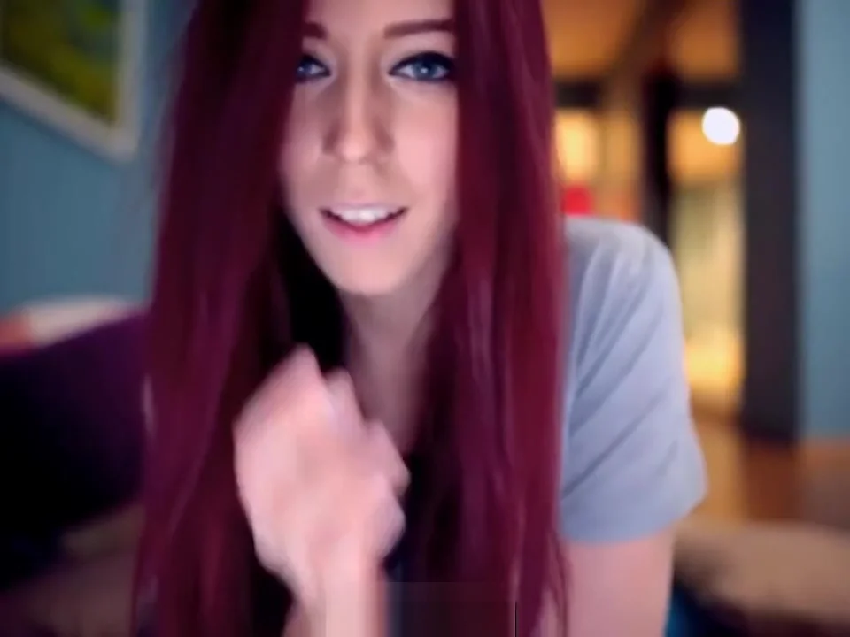 Webcam Cute Redhead girl with Connected Toy