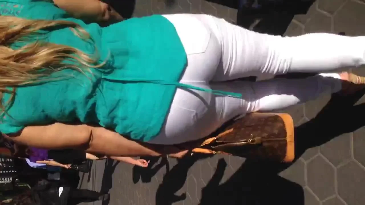 Very sexy Mexican Milf ass