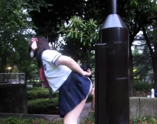 Amateur Japanese Teen CD outdoor dildo