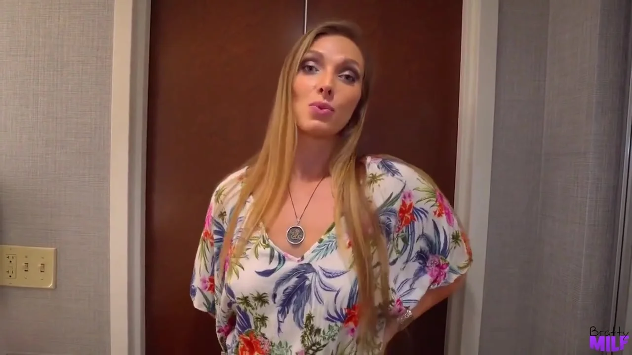 Stepmom Has A New Crush On Pornhd