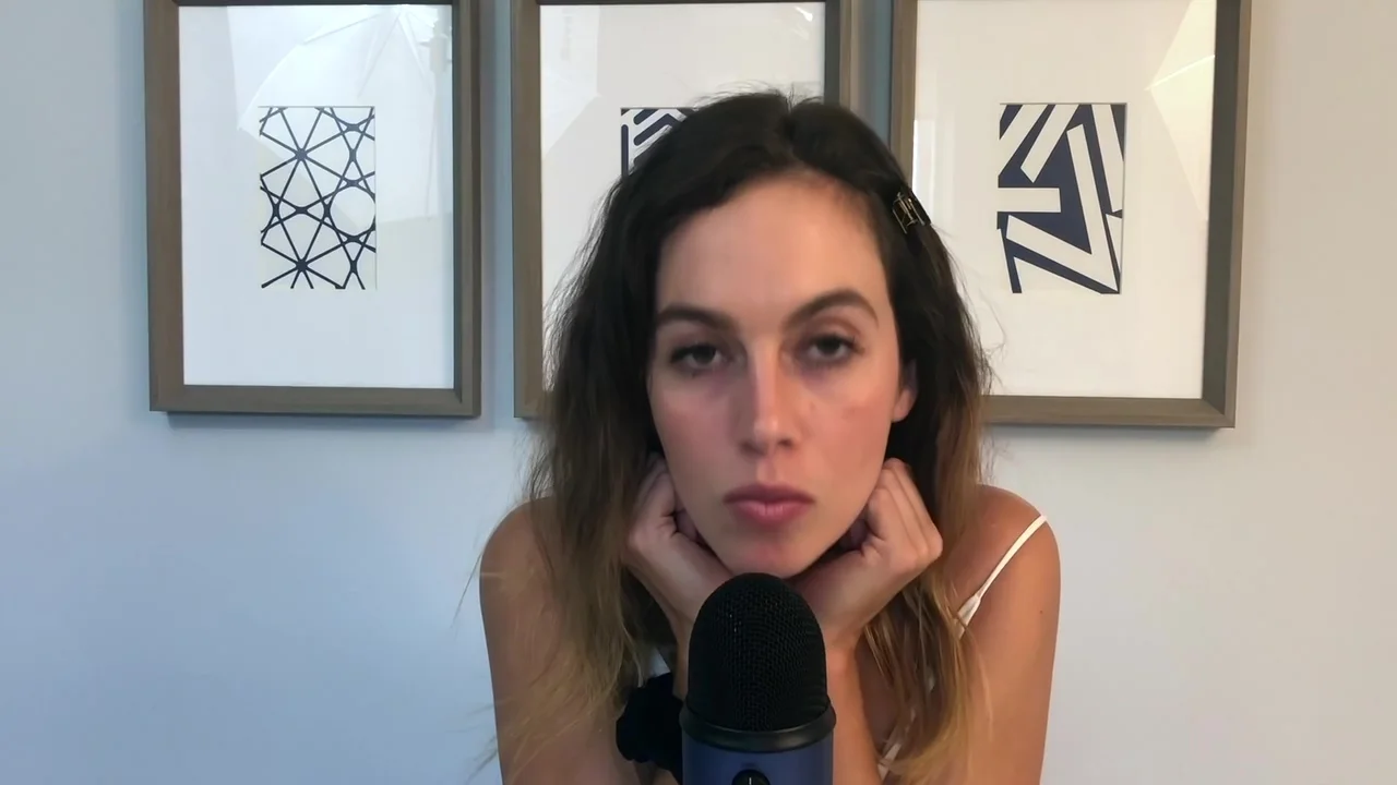 Miss Bell Asmr - Kisses And Mouth Sounds - 24 May 2021