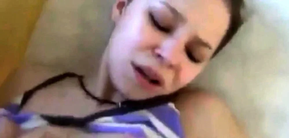 Cute Russian Girlfriend Sex at Public Swimming Pool