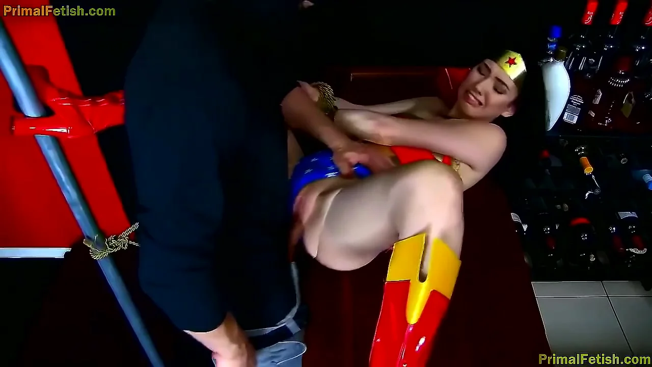 Aria Alexander In Cosplay Wonder Woman Porn Video
