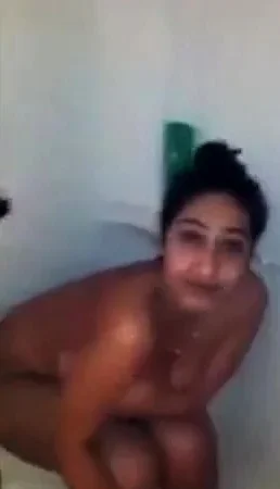 Desi Chick Blowjob In Shower