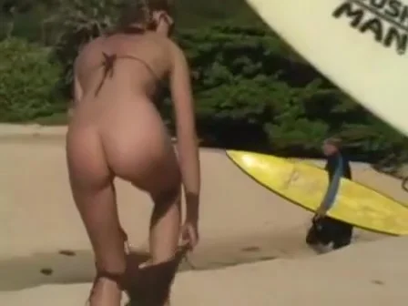 teen 18+ flashing at the beach
