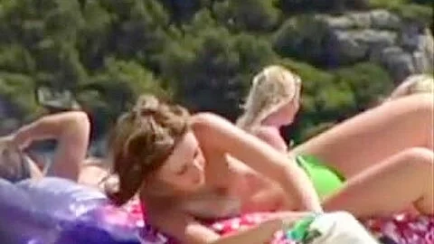 Beach - Puffies