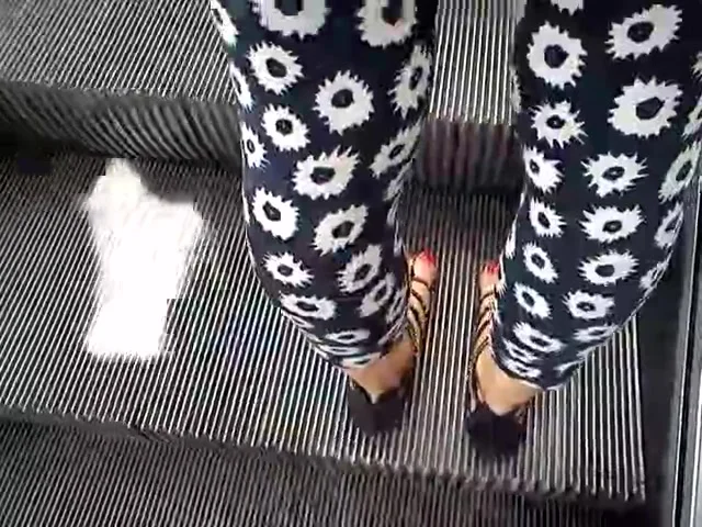 Public Feet 1