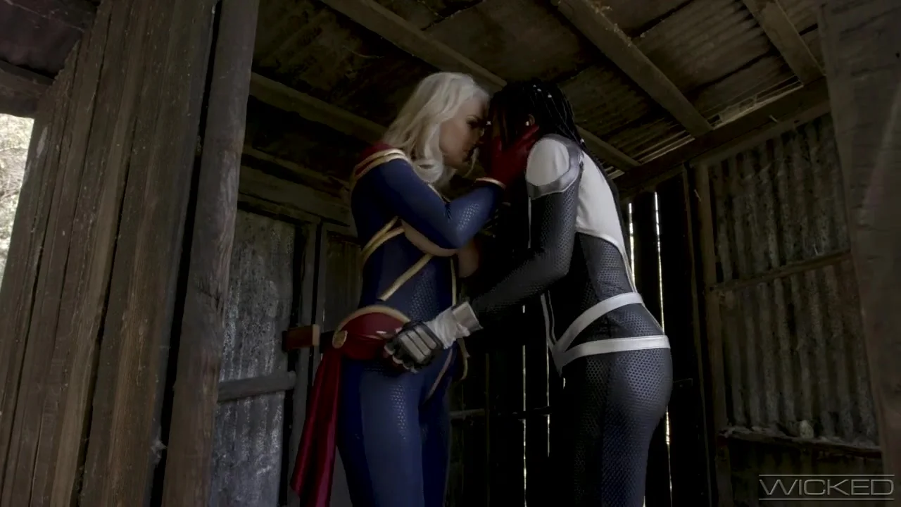 Captain Marvel Makes Her SELF Squirt Hard