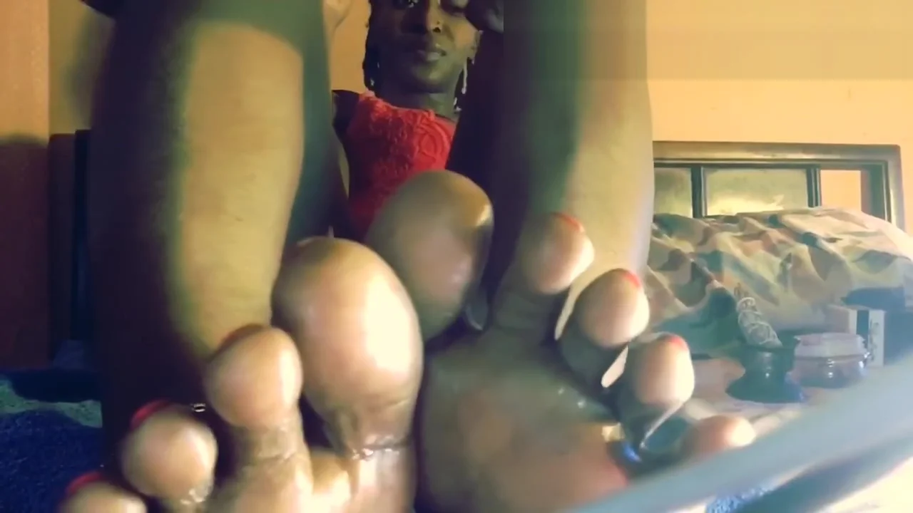 EmpressSquirt Yummy Black Queen Goddess Worship Foot Massage & Booty Rub