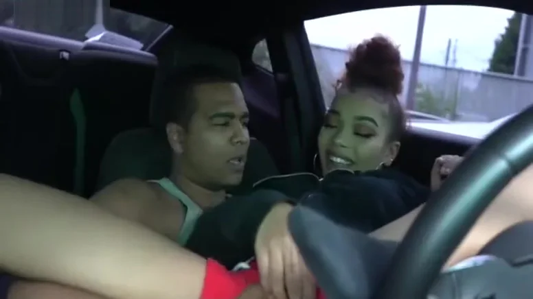 GF Fingered in the car