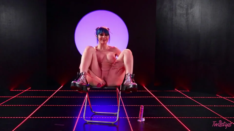 Kinky Long-legged Babe Solo Video
