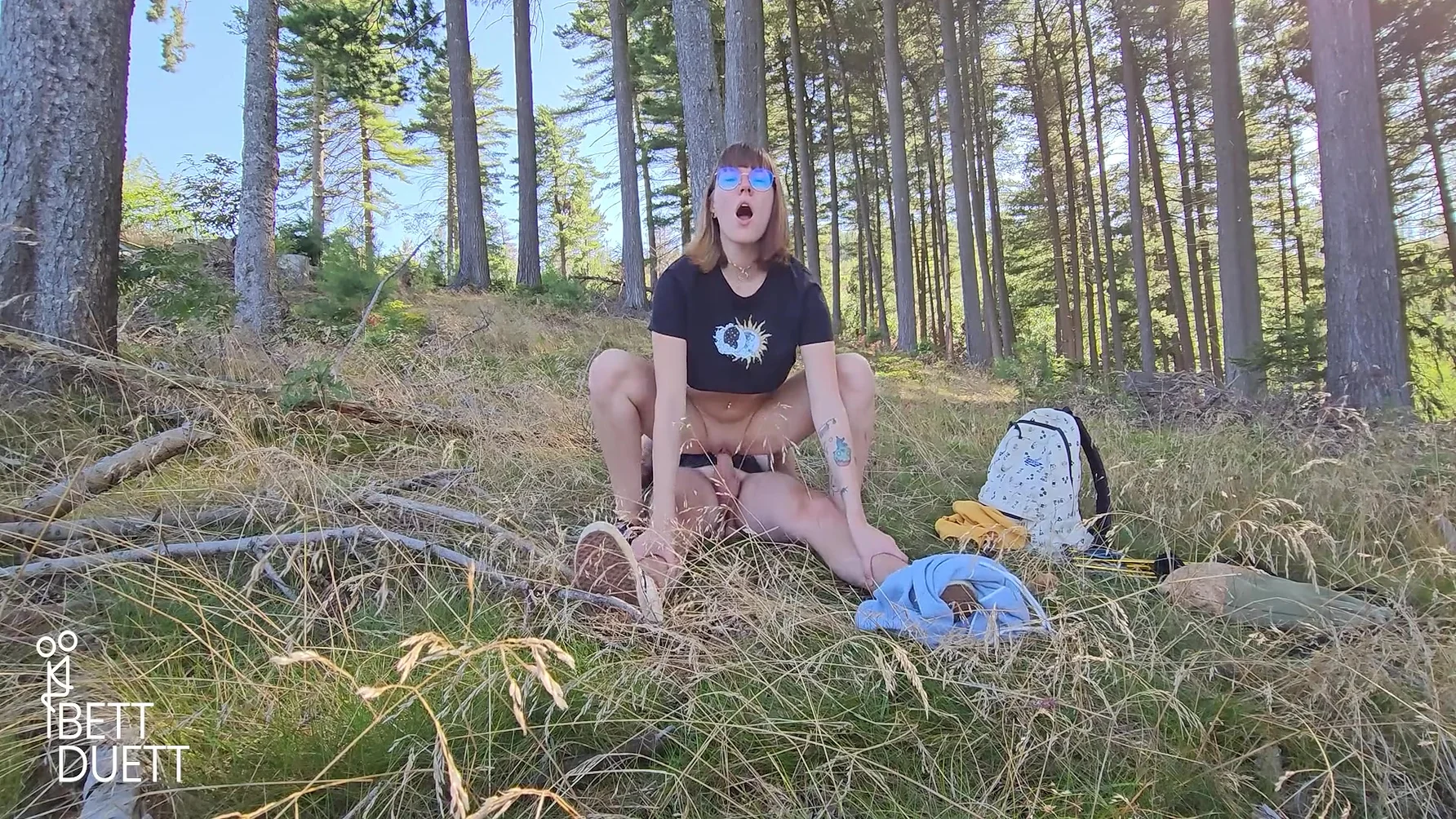Outdoor Pussy Licking Before Fucking !!