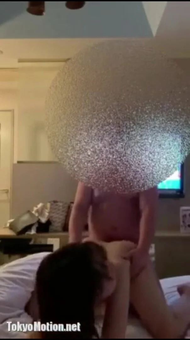 Smartphone personal shooting I just cummed by punching a young pregnant sex friend in the back v.127
