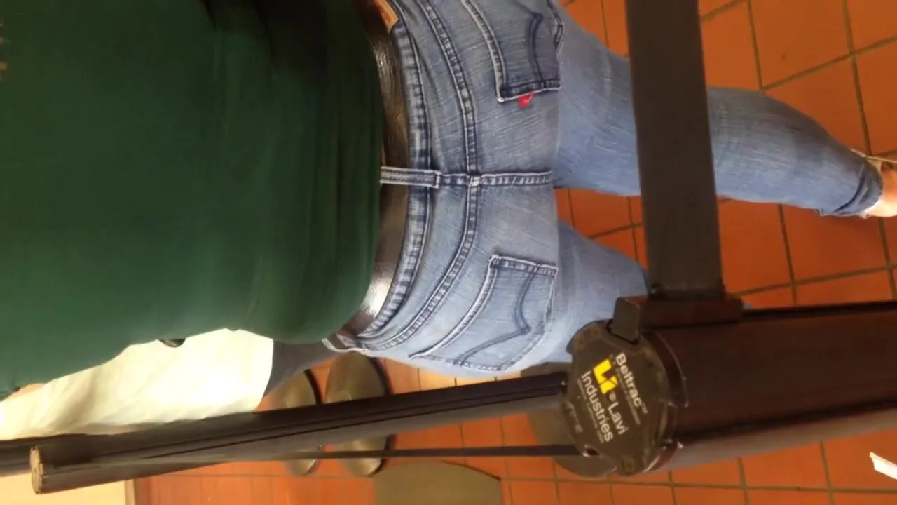 Fat booty Mexican Milf in blue jeans
