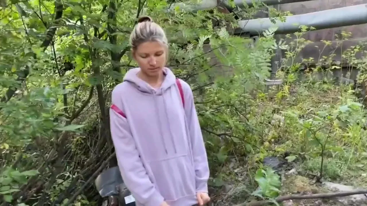 A Refugee-girl Was Caught And Fucked For Illegal Outdoor Pissing! ( 1)
