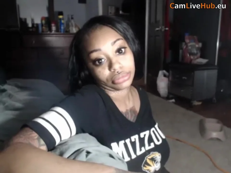 thick fat ass ebony blowing dick hard cam sex show
