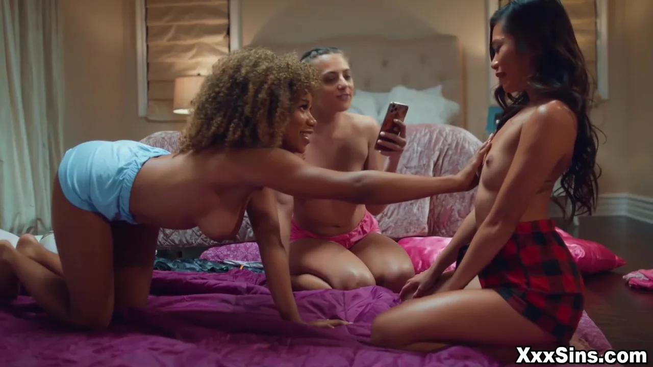 teens 18+ Totally Soaked During Slumber Party Squirtfest