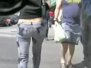 Joli cul dans la rue - Ass street