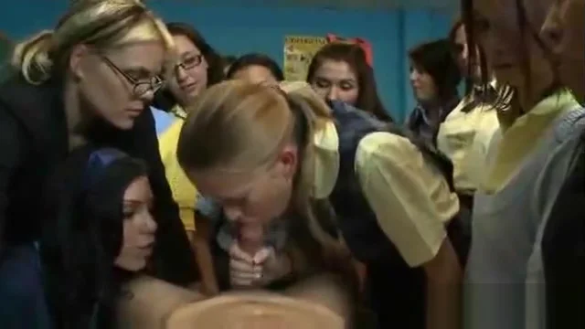teen 18+ Love Giving Blowjob