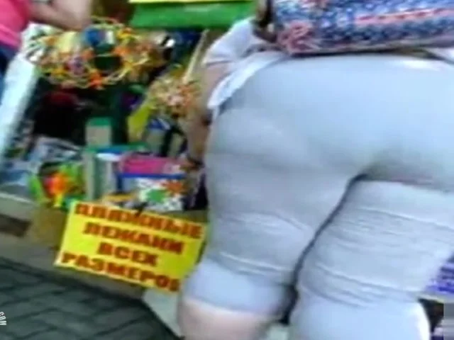 Russian BBW on the street has a fat ass in tight pants