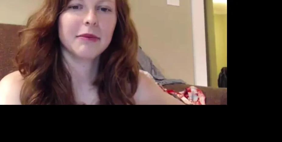 This redhead is so CUTE!
