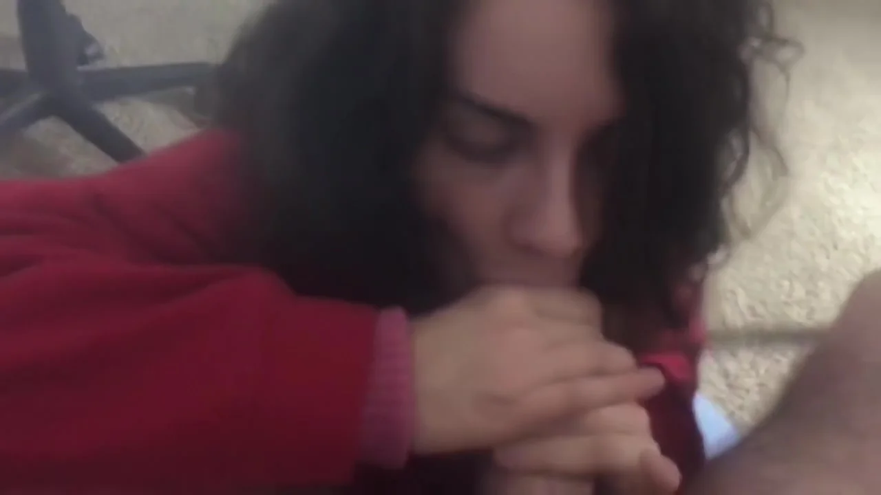 Cute teen 18+ Loves To Suck Fat Dick For A Thick Load