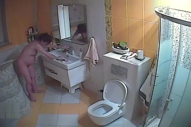 pregnant wife in toilet treats pussy