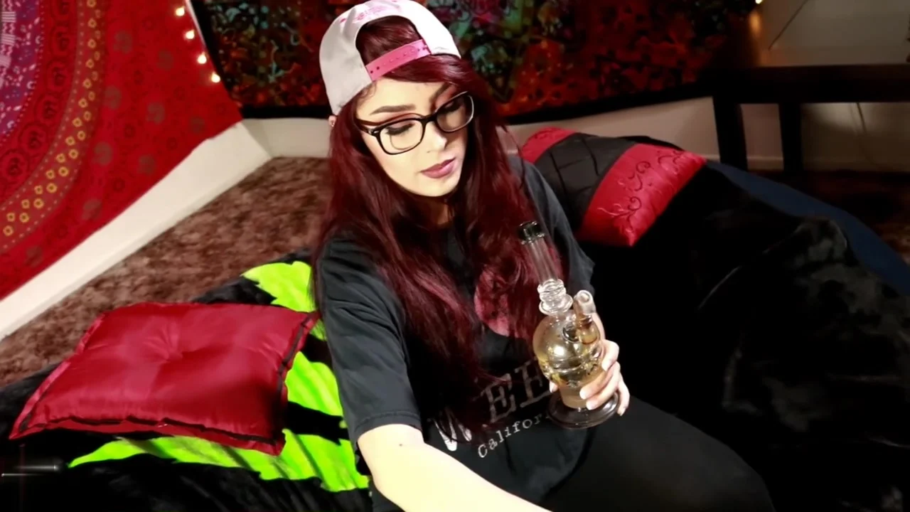 Gamer Girl Footjob :)