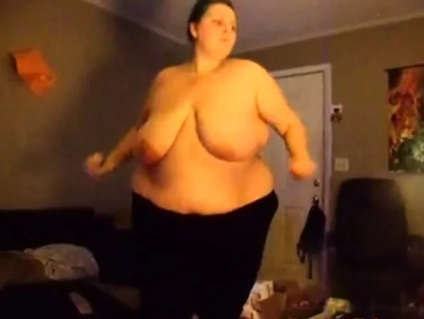 Fat wife playing just dance - CassianoBR