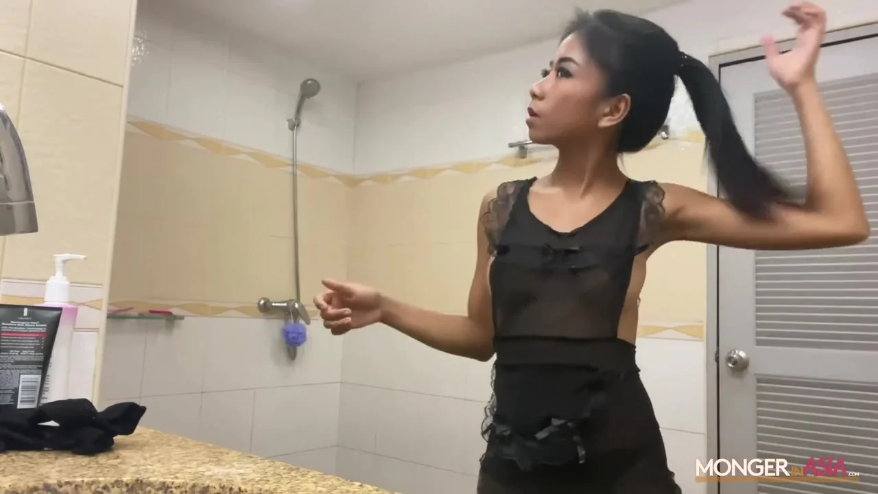 Pretty Thai Maid Shows Fucking Skills During Interview