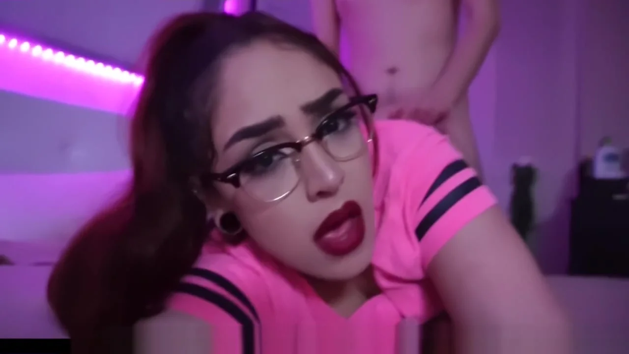 Eager Latina moans Papi till he nuts!