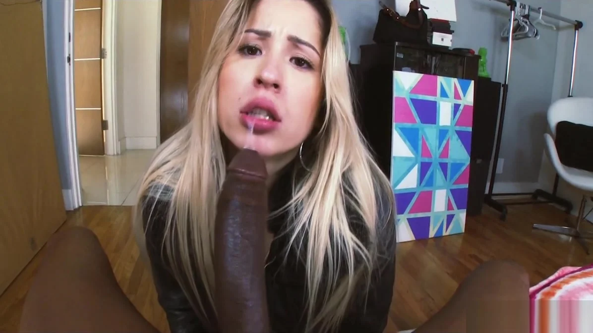 Amateur teen 18+ Goldie Rush Gets A Taste Of A Monster Cock