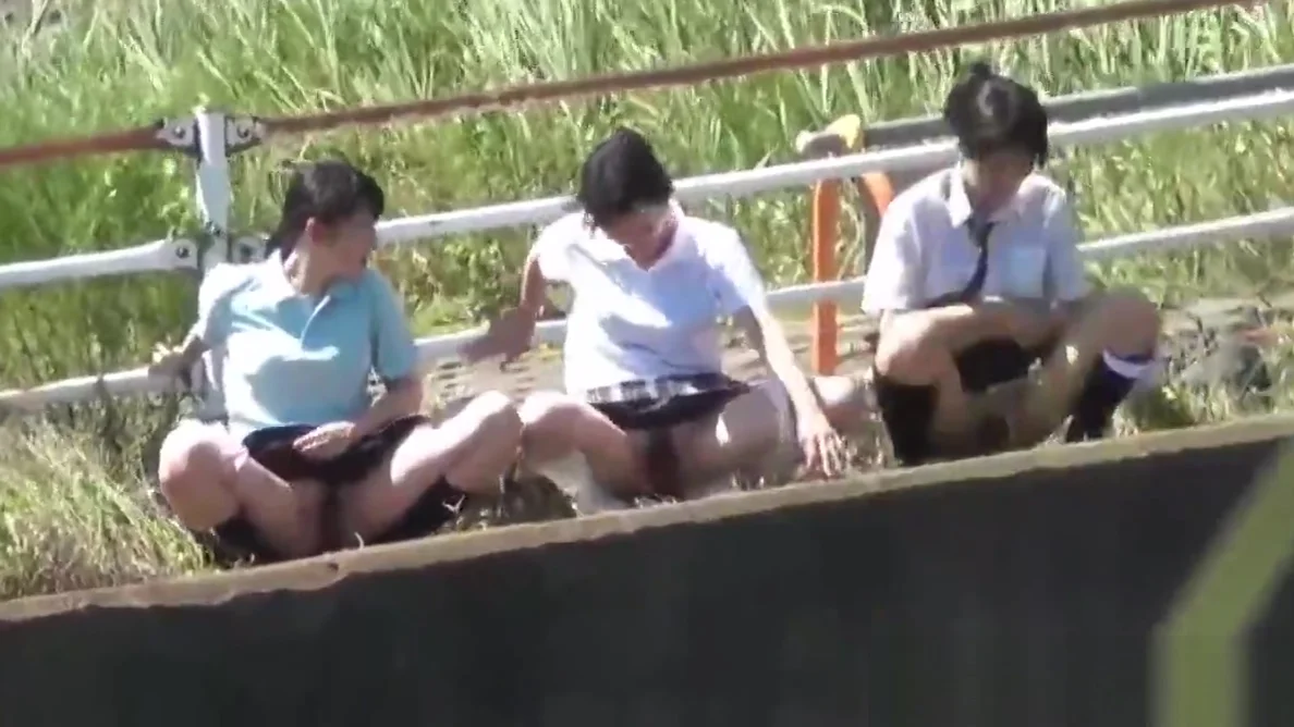 Naughty japan teens 18+ pee